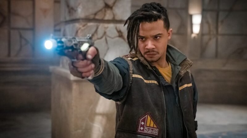 Jacob Anderson: “Being Around Jodie Whittaker and Mandip Gill Is a Proper Joy”